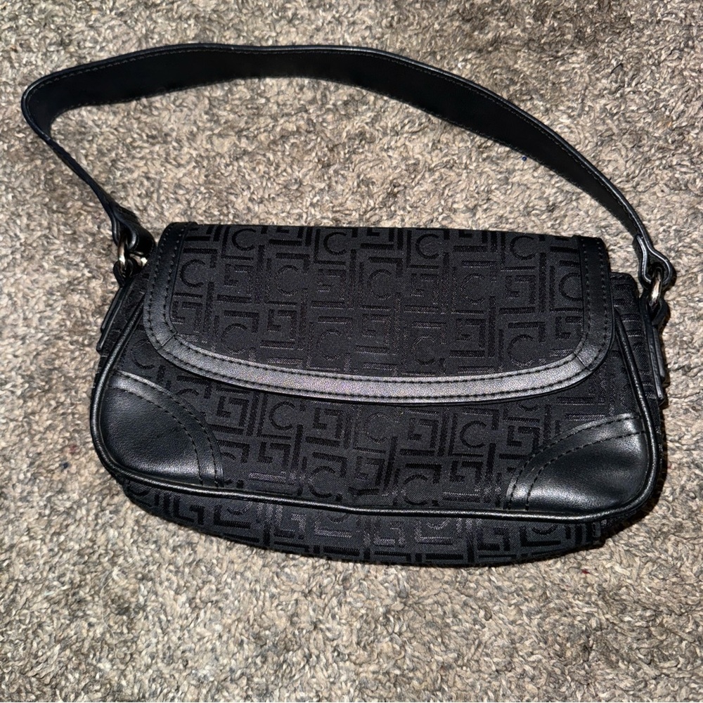 Black Guess baguette bag